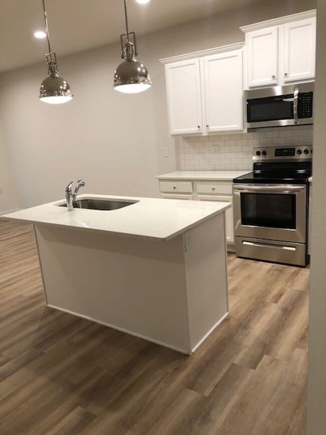 Building Photo - Beautiful Townhome in Athens!