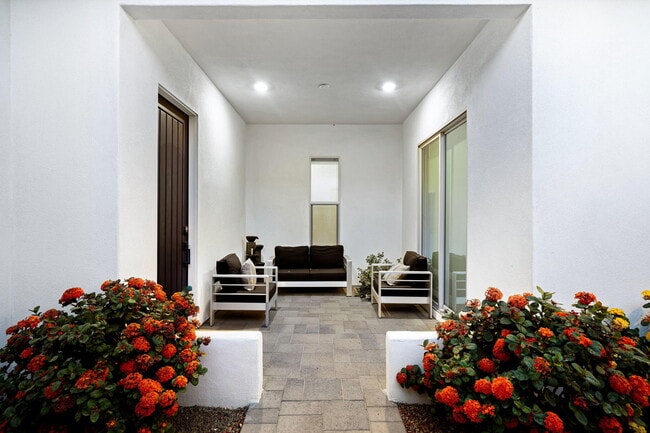 Building Photo - 81439 Merv Griffin Way