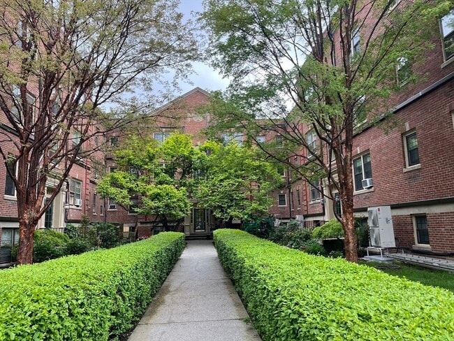 Building Photo - 60 Elm St
