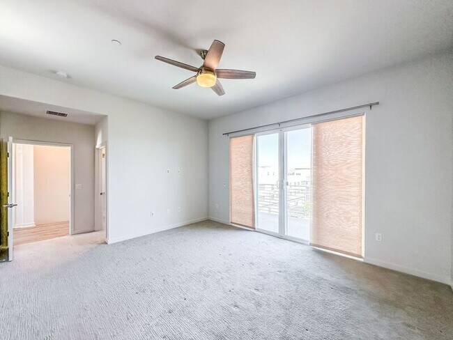 Building Photo - 2055 Bravo Loop