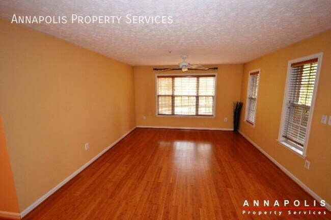 Building Photo - 631 Admiral Dr