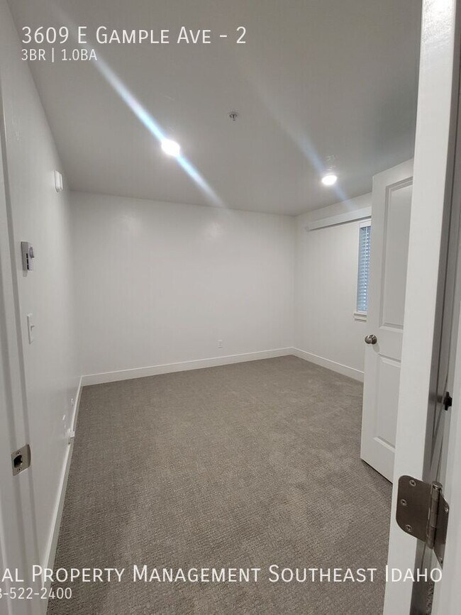 Building Photo - 3609 E Gample Ave