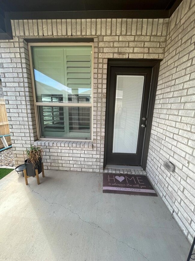 Building Photo - 11 Los Campos Dr