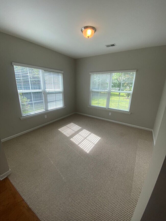 Building Photo - 4 Bedrooms 2.5 Baths in Richmond Hill, Available in 8/10/26!! Located in the sought-after Buckhea...