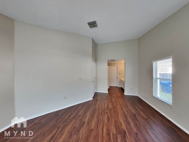 Building Photo - 11211 Sailbrooke Dr