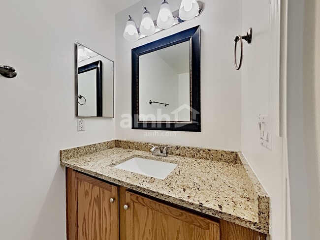 Building Photo - 341 W Amber Hawk Ct