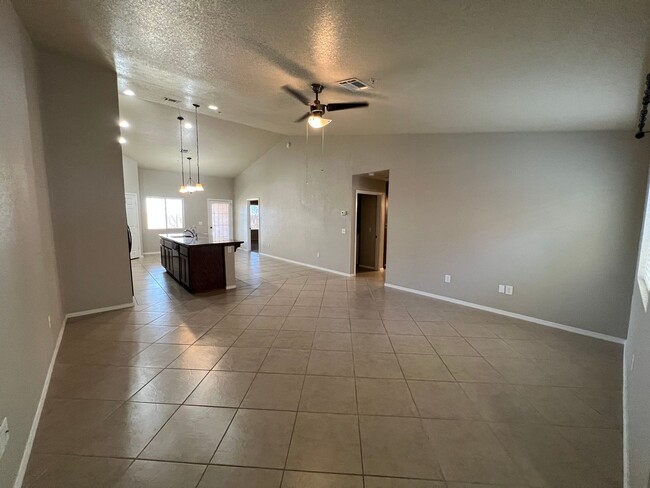 Building Photo - TOWNHOME IN SUNSET MTN VILLAS!