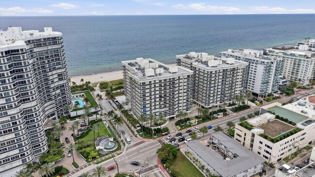 Building Photo - 9595 Collins Ave