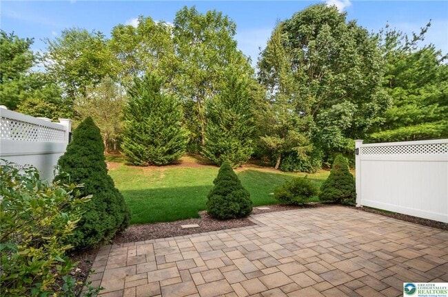 Building Photo - 5502 Tanglewood Ln
