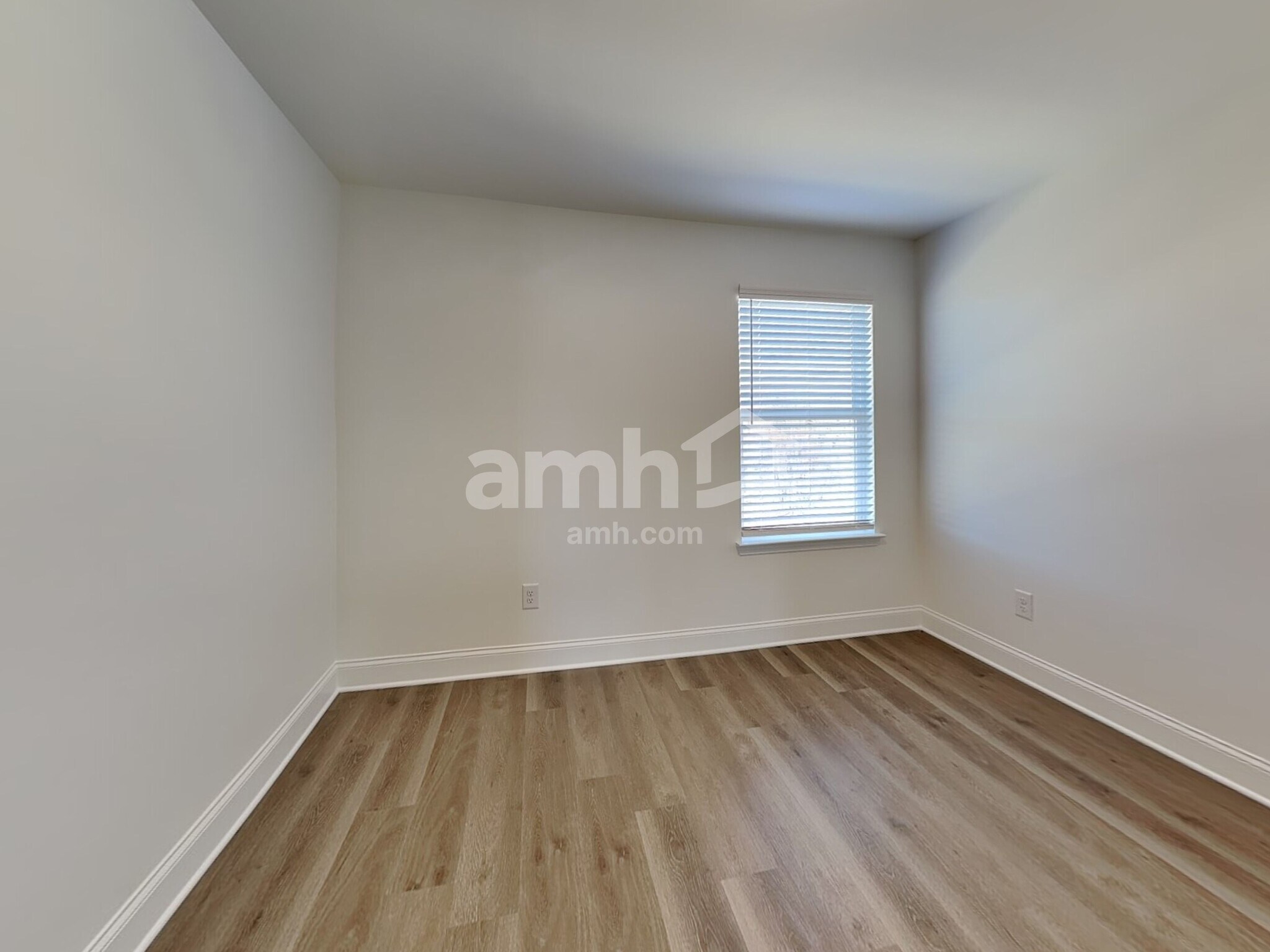 Building Photo - 510 Pointe Dr