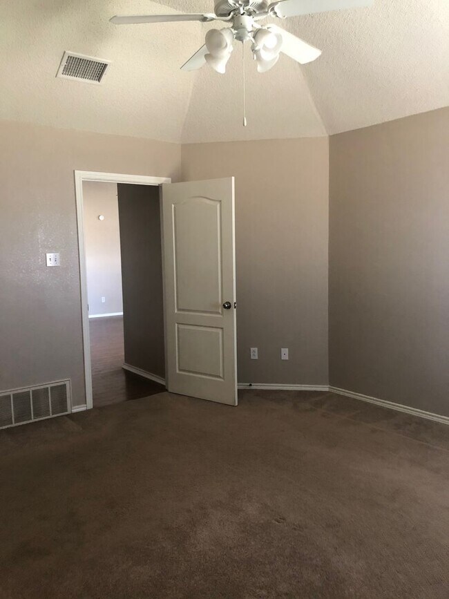 Building Photo - Home Sweet Home!!! November 2022!