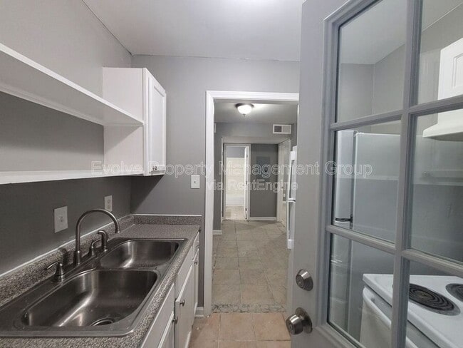 Building Photo - 4649 Royal Ridge Dr