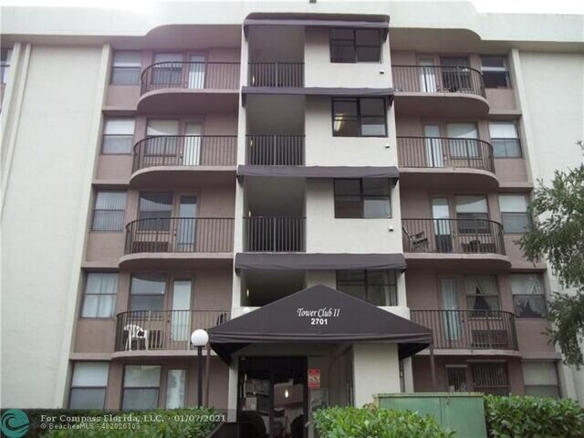 Building Photo - 2701 Riverside Dr