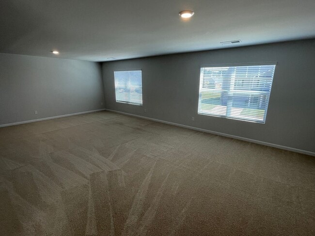 Building Photo - 344 Bonhill St
