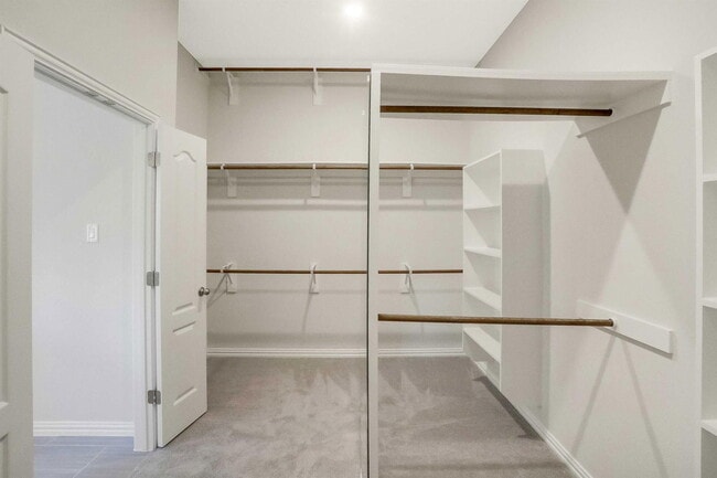 Building Photo - 335 Spinnaker Loop