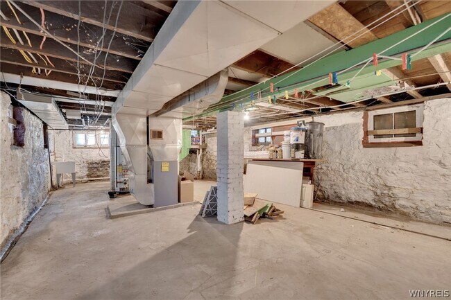 Building Photo - 1097 Tonawanda St