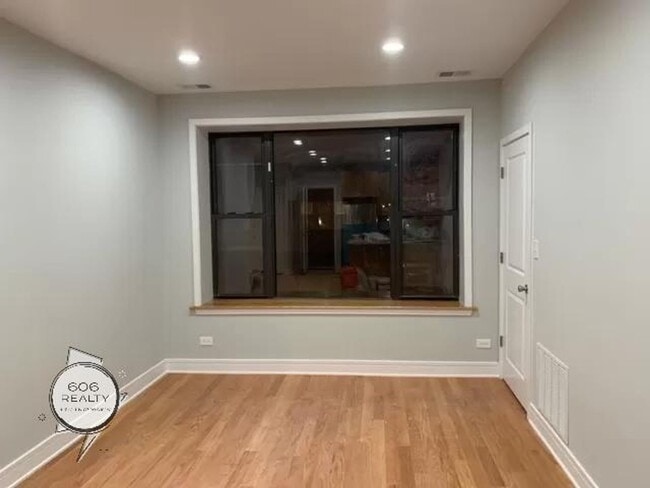 Building Photo - Belmont Cragin! 5201-5221 W Belmont Ave - 3148-3152 N Laramie Ave