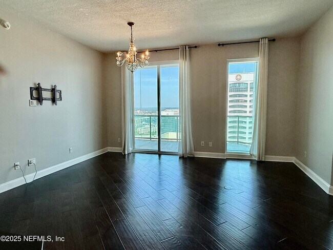 Building Photo - 1431 Riverplace Blvd