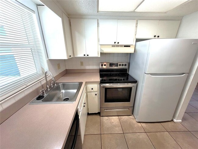 Building Photo - 4012 Audubon Dr