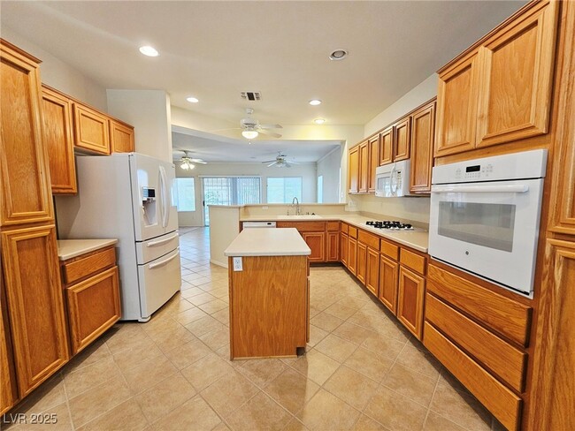 Building Photo - 2570 Hayesville Ave