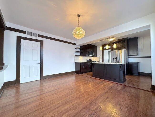 Building Photo - Updated Home with Historic Charm! 3bed/2 bath Refrig A/C across from Park! Water Included!