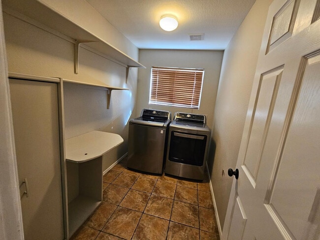 Building Photo - 406 E Century Ave