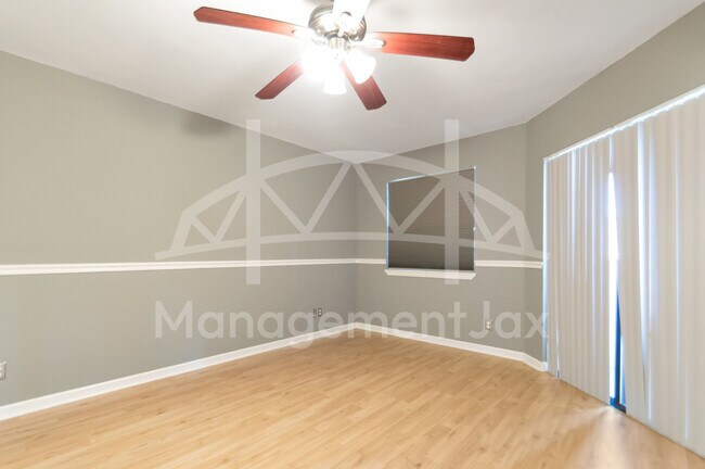 Building Photo - 5615 San Juan Ave