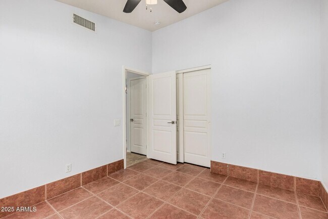 Building Photo - 3022 E Captain Dreyfus Ave