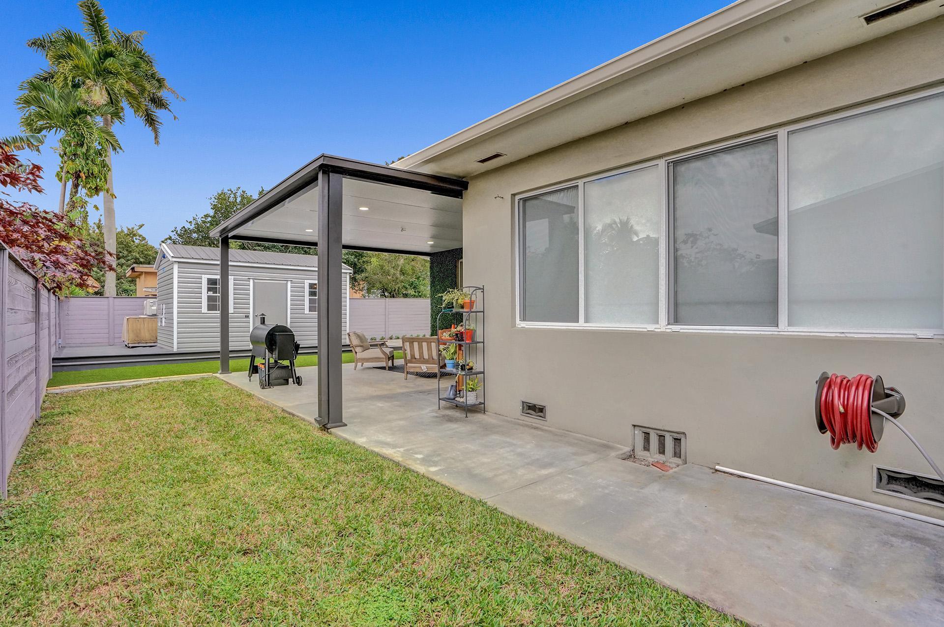 Building Photo - 11425 NE 3rd Ave