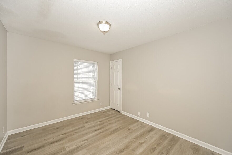 Building Photo - 1120 Sima Shabat Ct