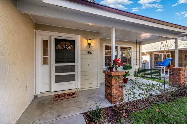 Building Photo - 1516 Lawndale Cir