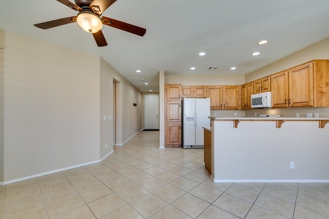 Building Photo - 6290 Majestic Hills Ave