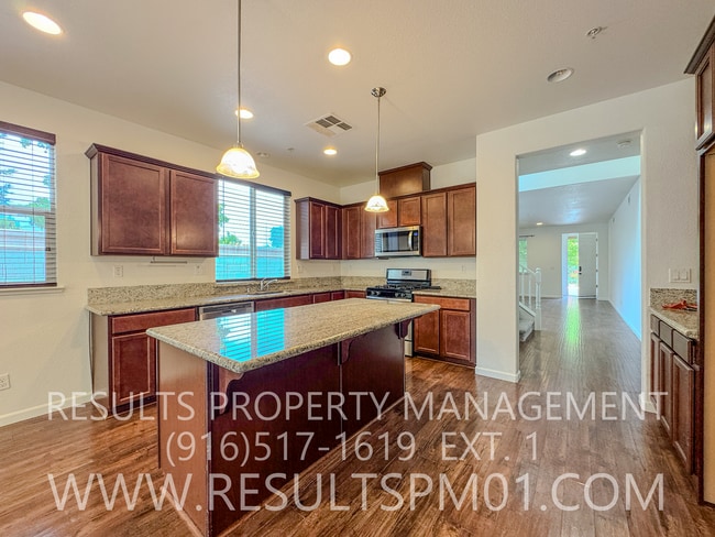 Building Photo - Newly Upgraded West Roseville 4 Bed 3 Bath...
