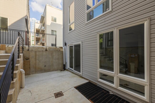 Building Photo - 1514 Master St