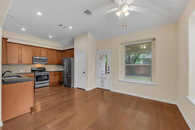 Building Photo - 16421 Pallazo Dr