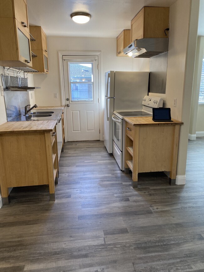 Building Photo - 2607 Anchor Ave