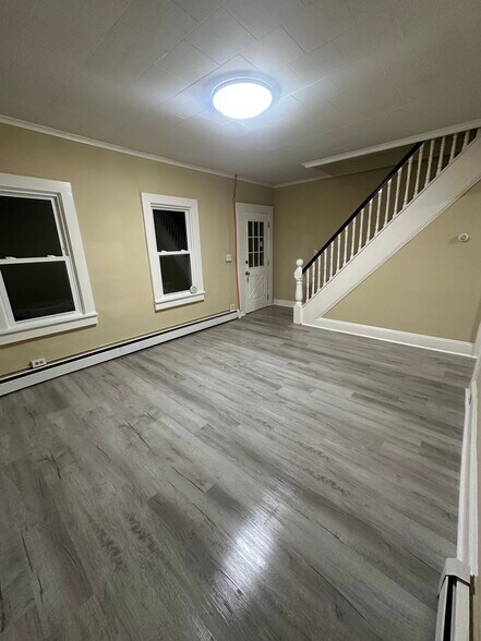 Building Photo - 207 Gorham Ave