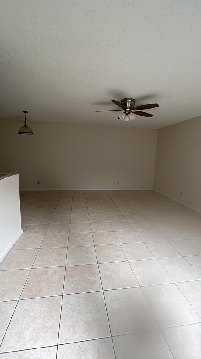 Building Photo - 26 Crossings Cir