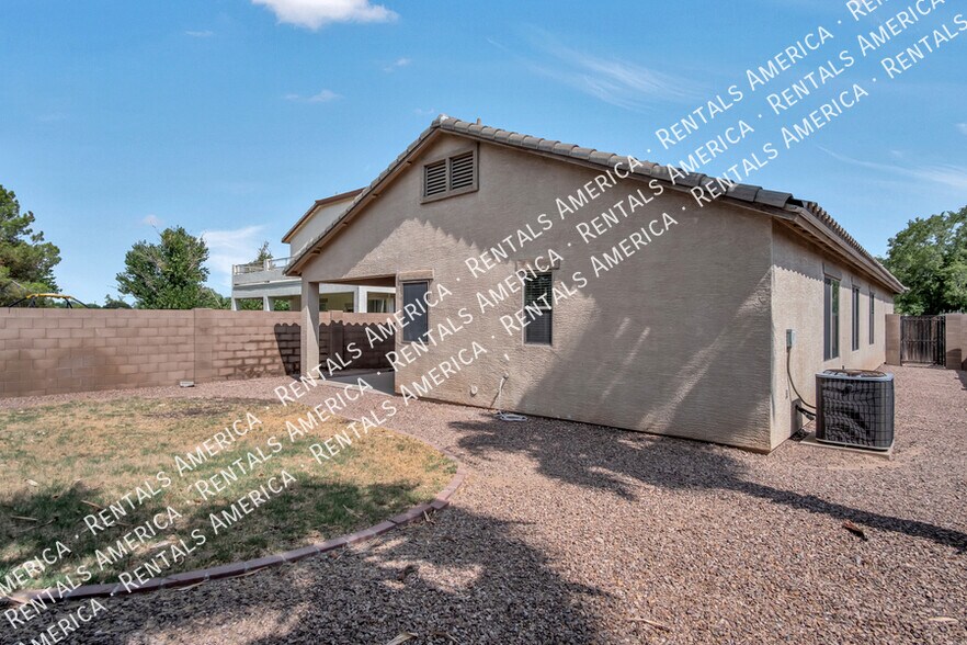 Building Photo - 4451 E Moreno Ct