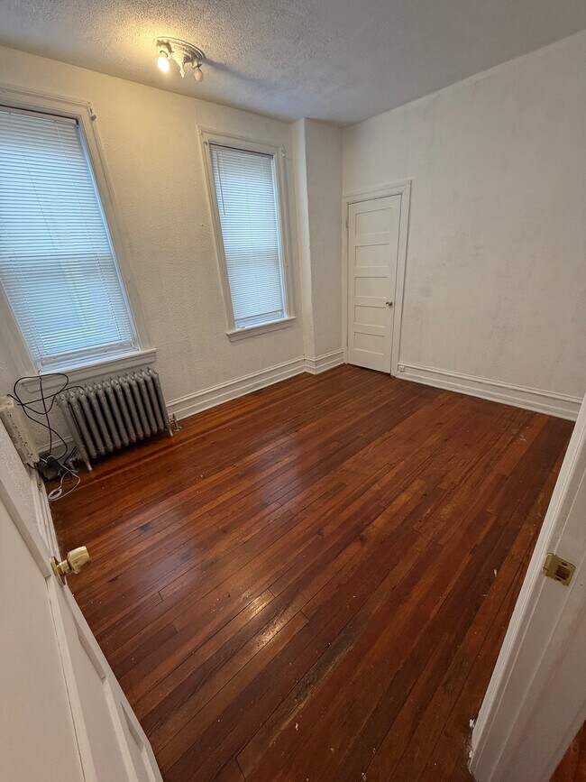 Building Photo - 5933 Carpenter St