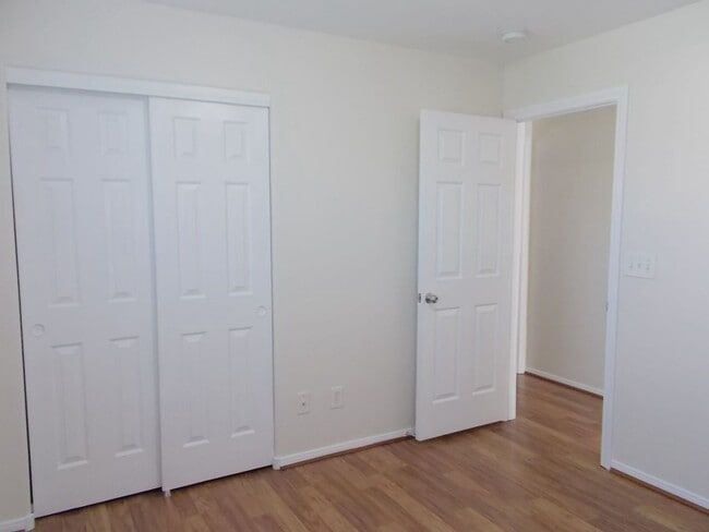 Building Photo - Come live the Las Vegas dream!