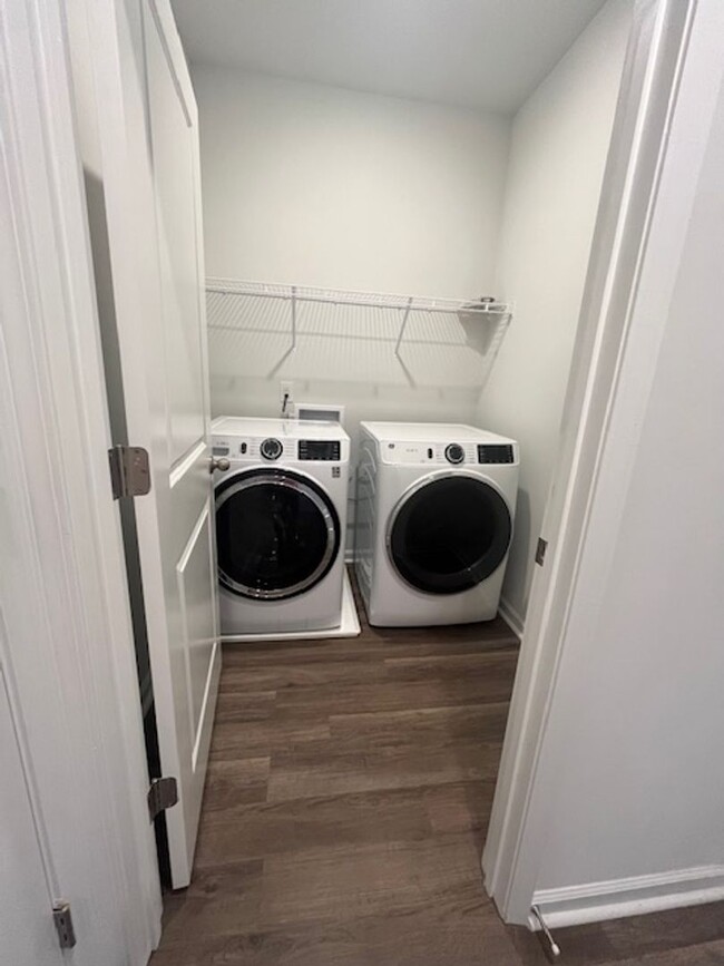 Building Photo - 3 Bedroom Home in Waterside Community of S...