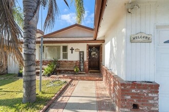 Building Photo - 3 Bd/2 Ba House in the Heart of Shafter