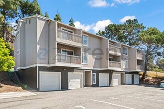 Building Photo - 458 Valley View Rd