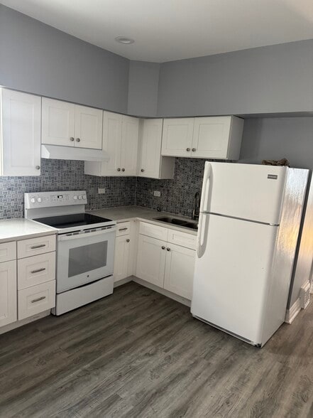 Building Photo - 6810 S Calumet Ave