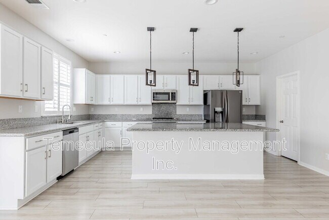 Building Photo - 34065 Helenium St