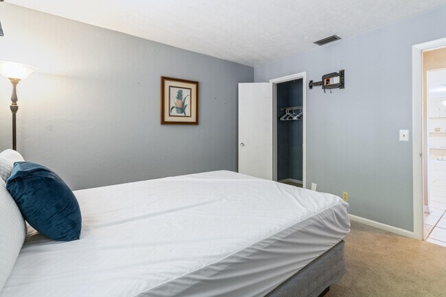 Building Photo - 2258 Palmetto Rd