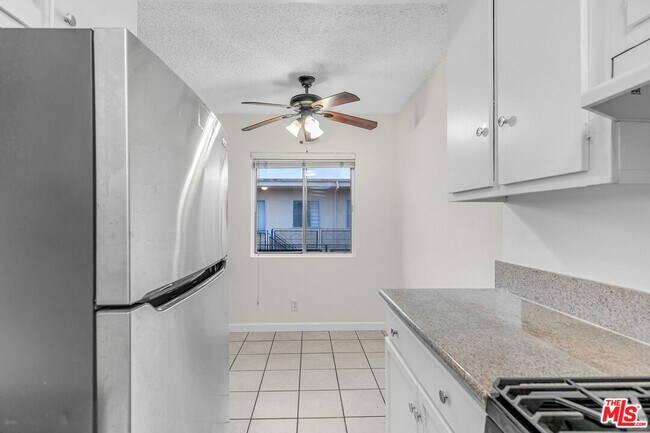 Building Photo - 2637 S Centinela Ave