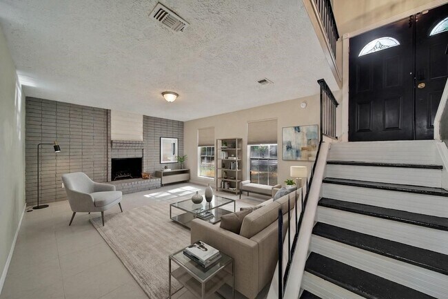Building Photo - 2603 Rosewood Pl