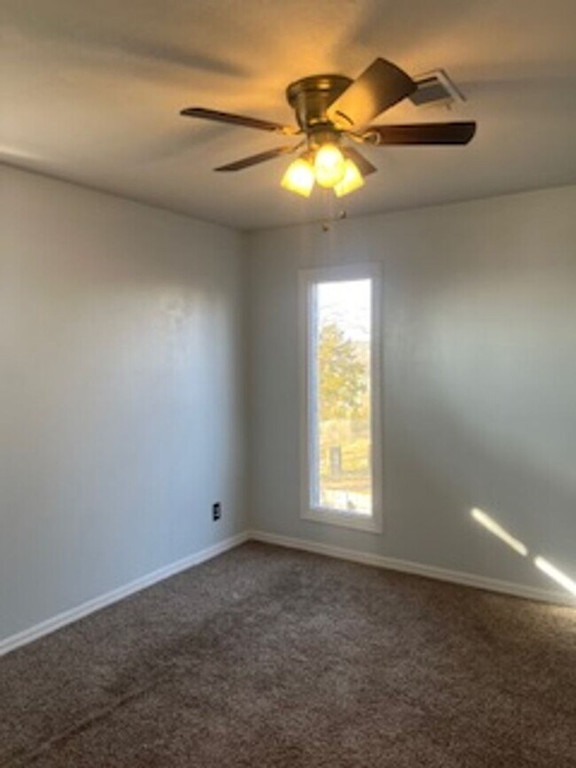 Building Photo - Four Bedroom/Three Bath Home/Beautiful Private Corner One Acre Lot W/View